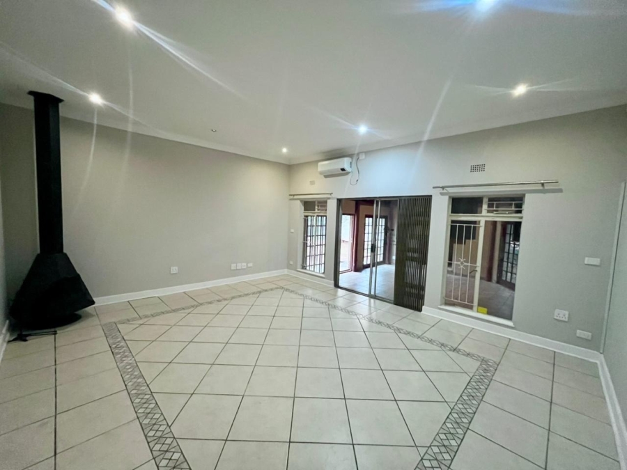 5 Bedroom Property for Sale in Safari Gardens North West